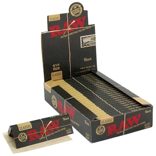 RAW BLACK CLASSIC 1¼ ROLLING PAPERS