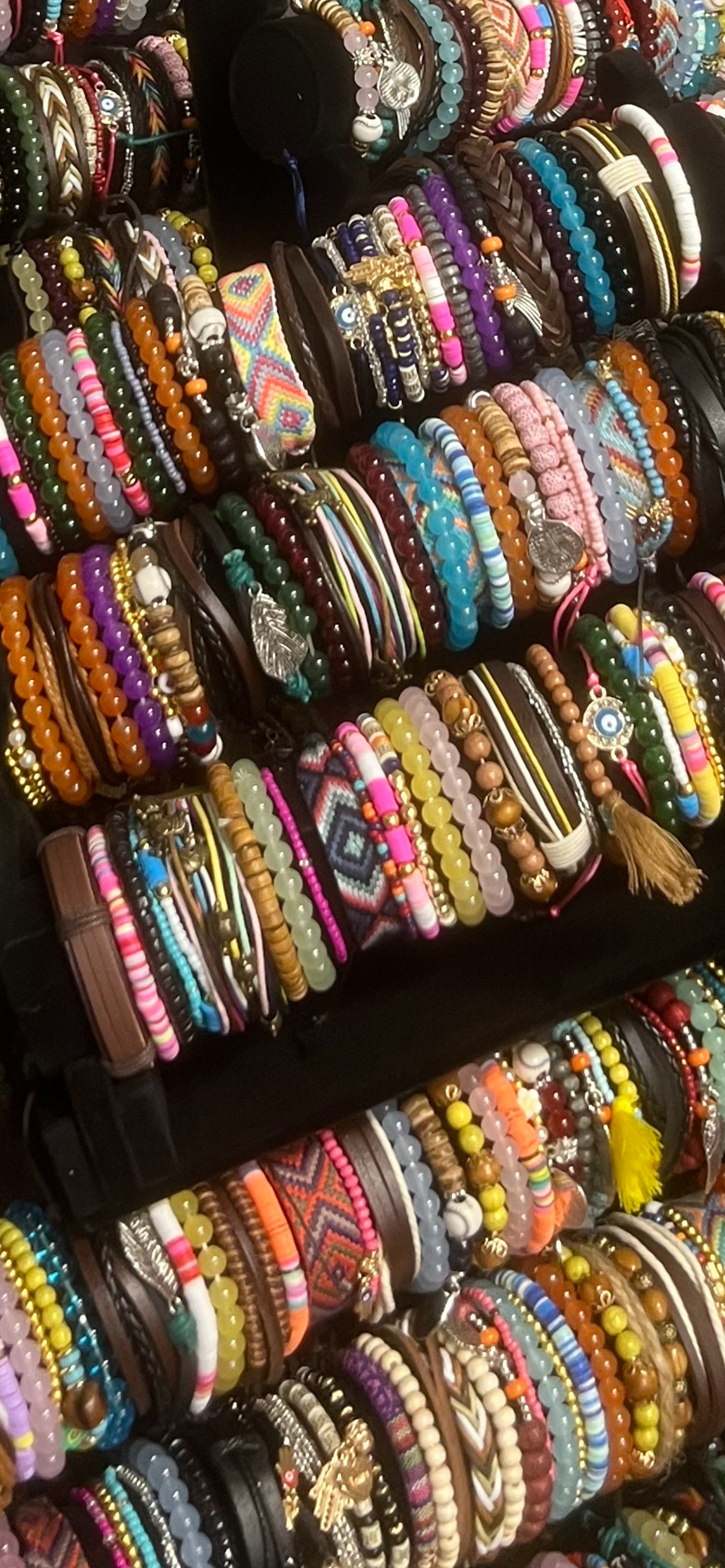 BRACELET DISPLAY 100CT ($1.99 EA)