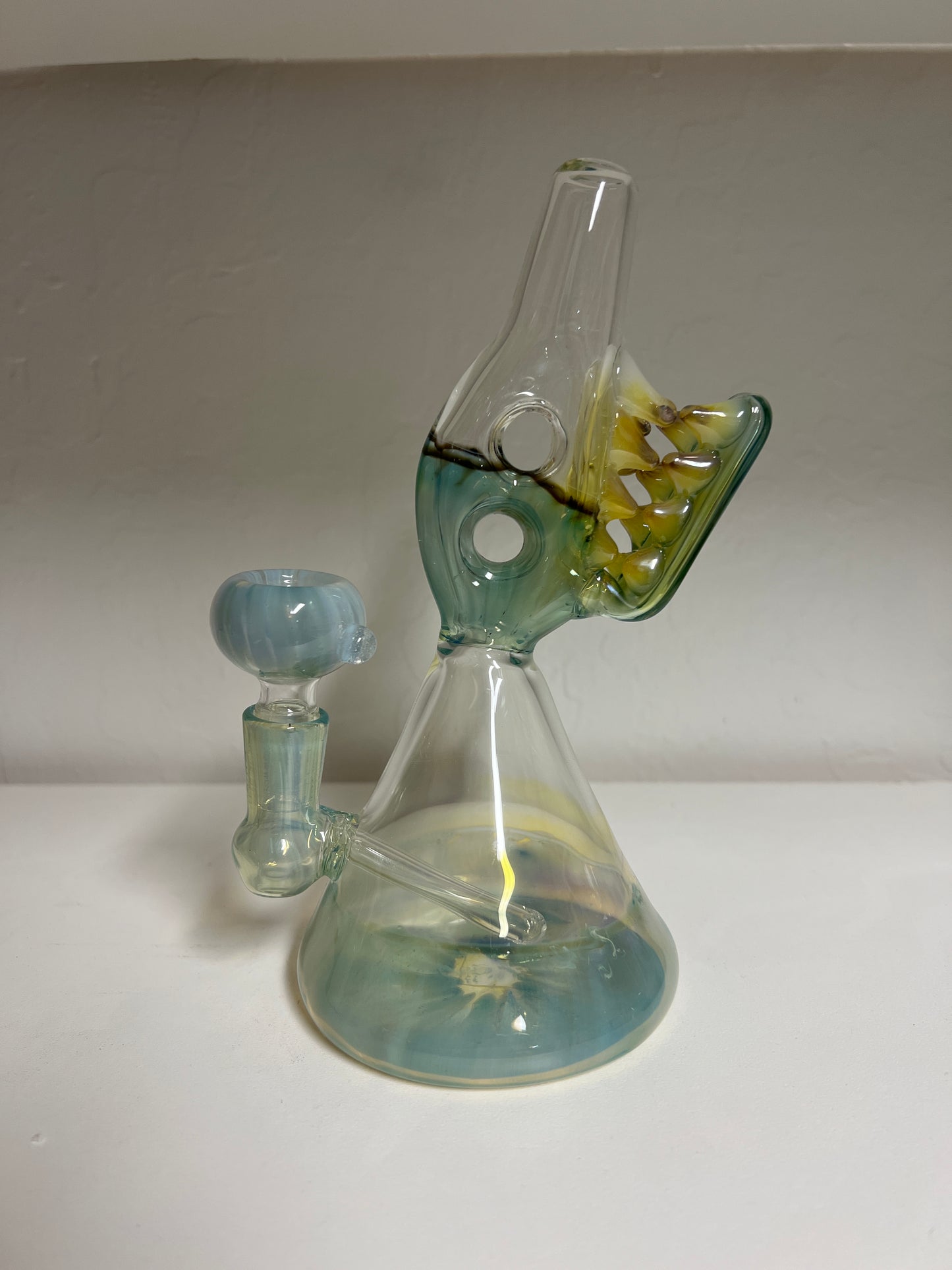 GLASS BONG SHARK TEETH BUBBLER - 003