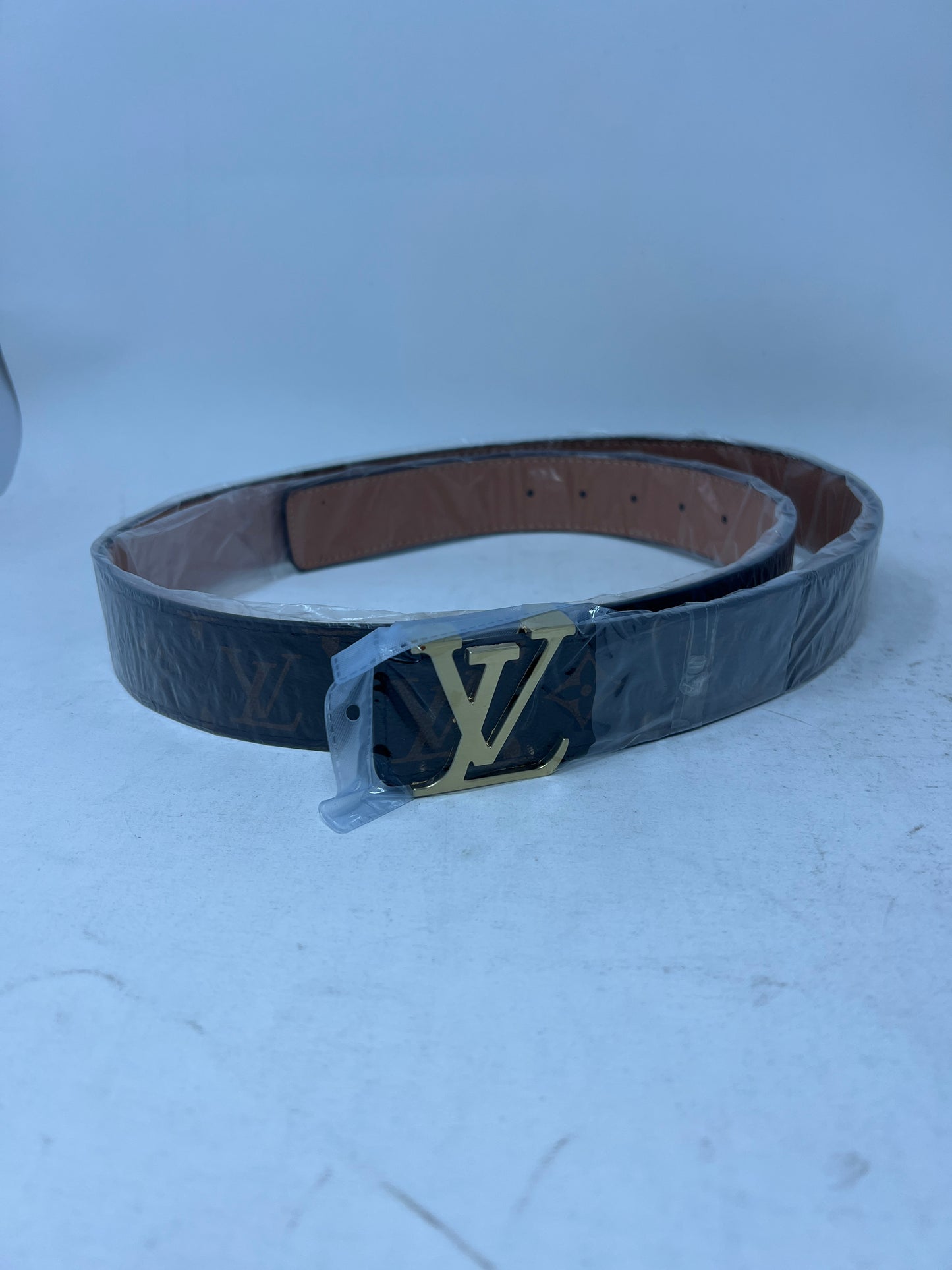 MEN VARIOUS DESIGNS BELTS