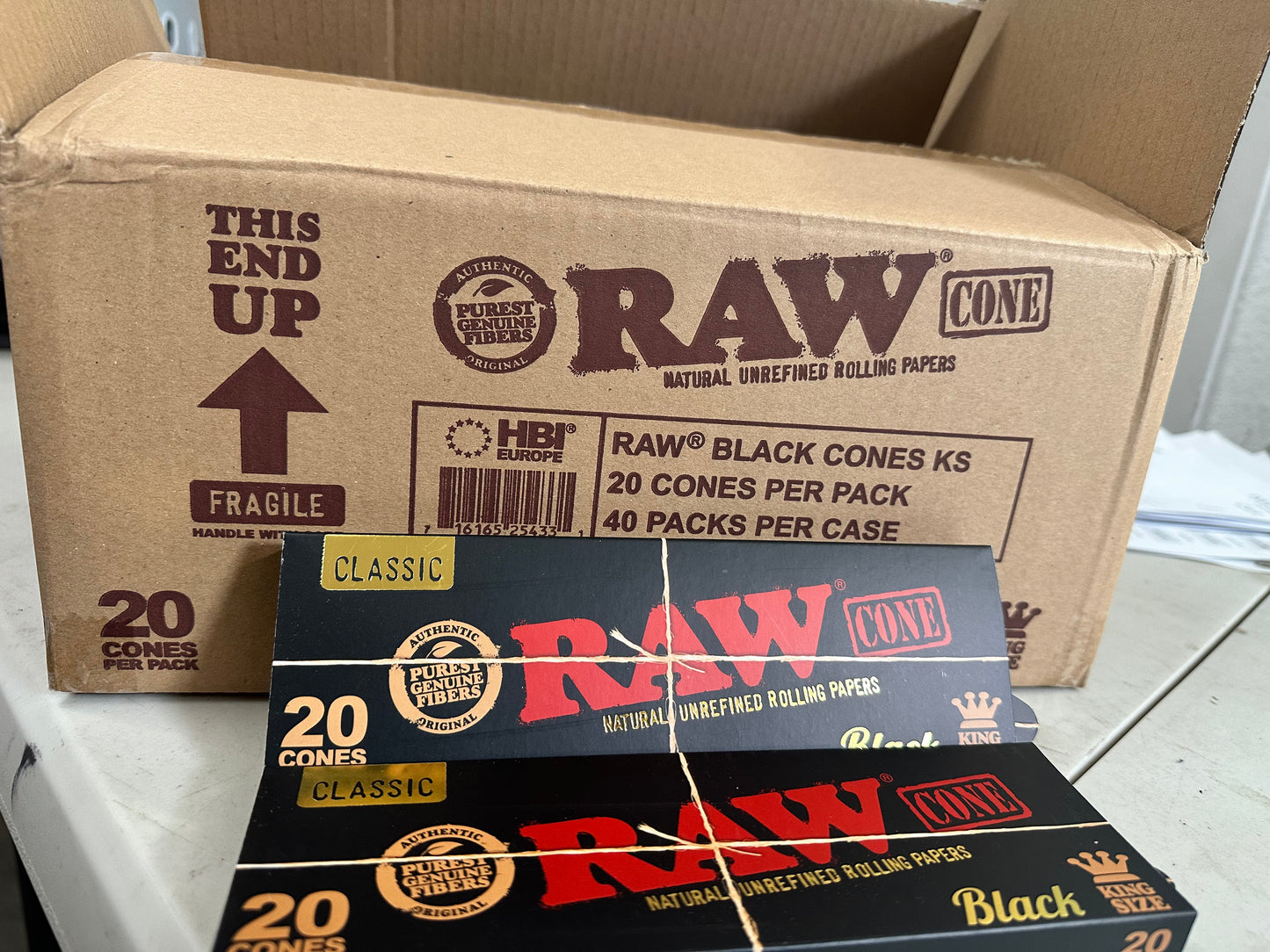 RAW® BLACK CONES KS
20 CONES PER PACK
40 PACKS PER CASE KING SIZE